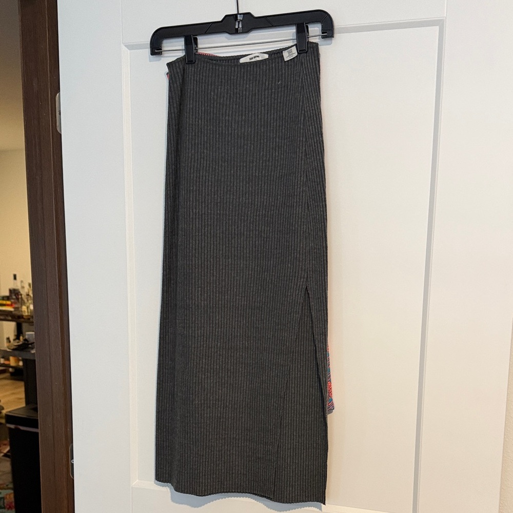 Joah Brown Charcoal Ribbed Maxi Skirt with Side Slit